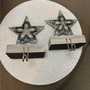 🟢STAR BRIGHT! Mantle weighted stocking holders. 2 pc set.